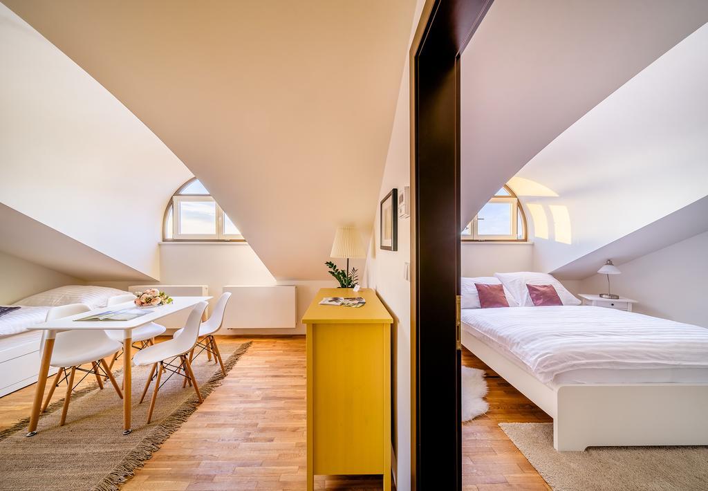 Rooftop Triplex Apartment In Centre Hradec Králové Eksteriør bilde