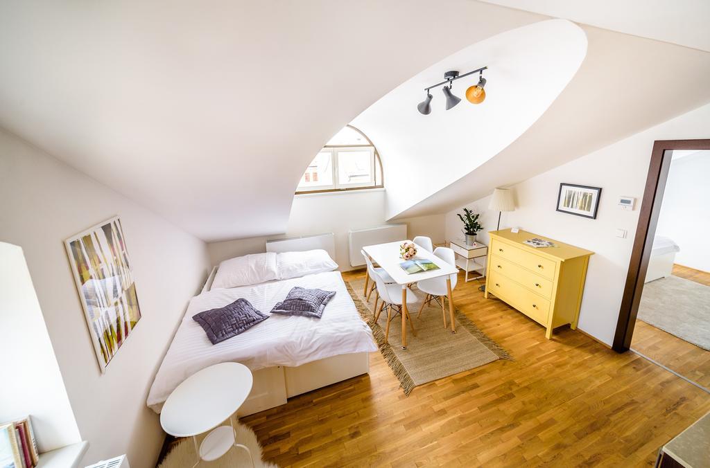Rooftop Triplex Apartment In Centre Hradec Králové Eksteriør bilde